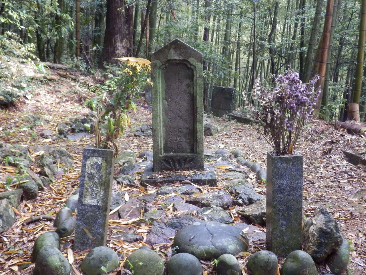 岡村十兵衛の墓（布師田地内）